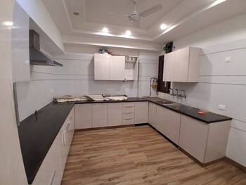 3.5 BHK Builder Floor for Rent in Rajouri Garden, Delhi