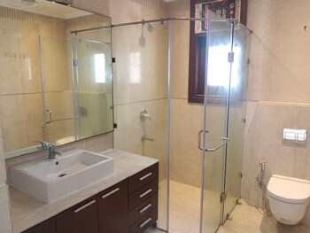 4 BHK Builder Floor for Rent in Vasant Vihar, Delhi