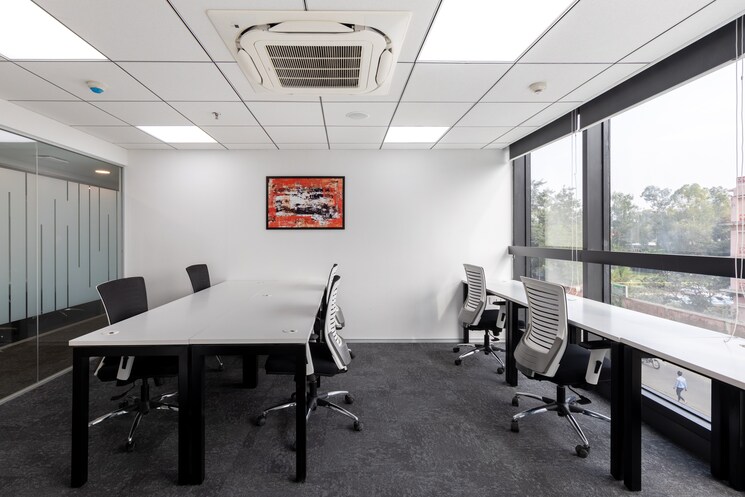 Team Area, satellite Commercial Office Space 646 Sq.Ft. In Satellite Ahmedabad 9540255