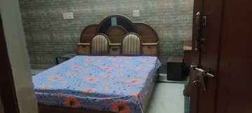 1 RK Independent House at Arun Vihar Sector 37, Sector 37 – for Rent
