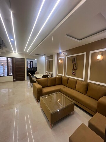  4 BHK Builder Floor at Janakpuri – for Sale