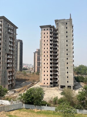  3 BHK Apartment at Jalvayu Vihar, Phi Ii Greater Noida – for Sale