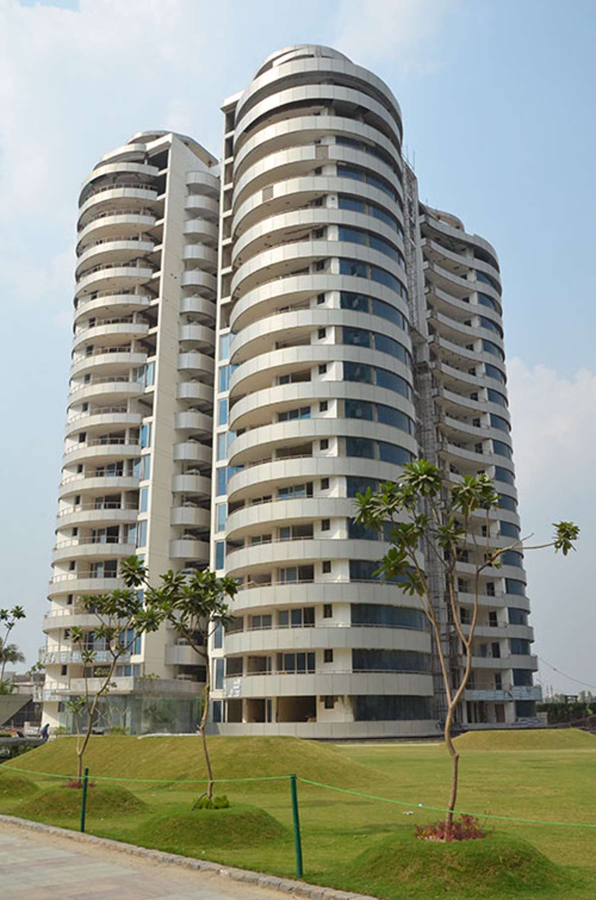 4 BHK Apartment For Resale in Omaxe Forest Spa Sector 93b Noida 6214946