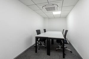  Office Space For Rent in Navrangpura