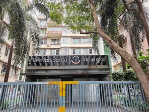  Apartment For Sale in Vile Parle East
