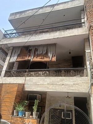  Builder Floor – Entrance View at Pitampura - for Sale