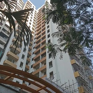  Apartment For Sale in Mira Road East