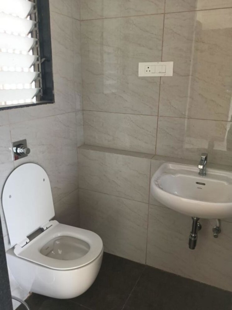 Attached Bathroom, chandak-34-park-estate 3 Bedroom 820 Sq.Ft. Apartment In Goregaon West Mumbai 9681897