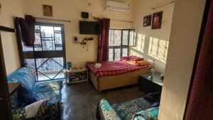 Bedroom in 2 BHK Builder Floor at Dalanwala – for Sale