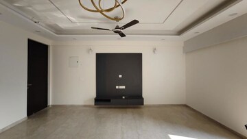 Room in 3 BHK Apartment at ACE Parkway, Sector 150 – for Rent