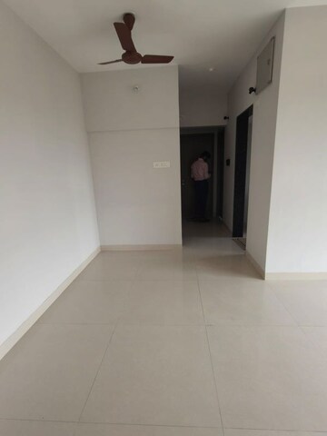 2 BHK Apartment For Rent in Rustomjee Meridian, Kandivali West