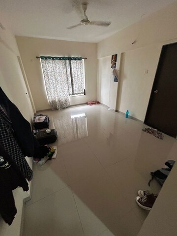 Room in 2 BHK Apartment at Suyog Spring Field, Kharadi – for Rent