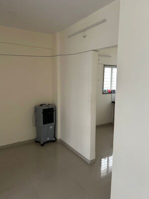 Room in 2 BHK Apartment at Suyog Spring Field, Kharadi – for Rent