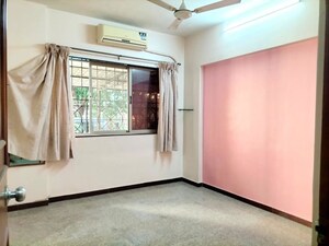 Room in 3 BHK Apartment at Rock Castle Dahisar, Dahisar West – for Sale