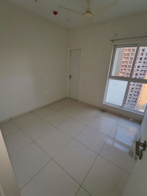 Room in 3 BHK Apartment at Kharadi – for Rent