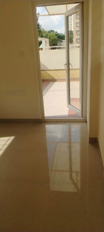 Room in 3 BHK Apartment at Vasathi Avante Bangalore, Hebbal – for Rent