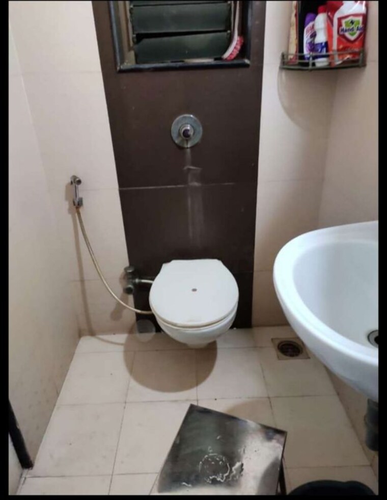 Bathroom, dev-niketan 1 Bedroom 510 Sq.Ft. Apartment In Dahisar East Mumbai 9451034