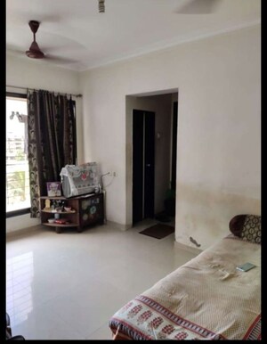 Room in 1 BHK Apartment at Dev Niketan, Dahisar East – for Rent