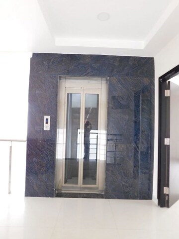 Room in 4 BHK Villa at Nallagandla – for Rent