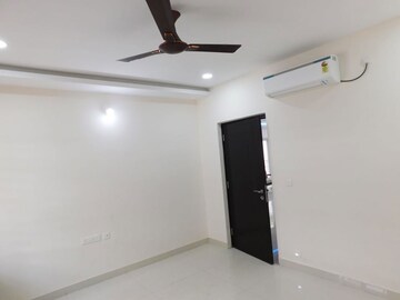 Room in 4 BHK Villa at Nallagandla – for Rent