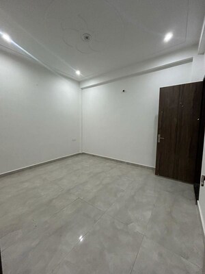 Room in 3 BHK Apartment at Vihaan Wisteria, Sector 1 Greater Noida – for Sale