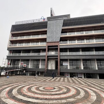  Showroom – Exterior View View at International Airport Road - for Rent