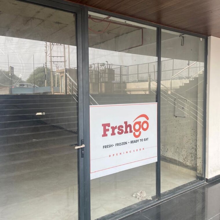 Exterior View, international airport road Commercial Showroom 1395 Sq.Ft. In International Airport Road Zirakpur 9684070