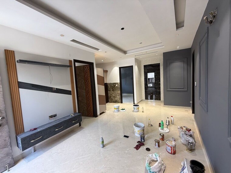 Room, mahaveer nagar 3 Bedroom 110 Sq.Yd. Builder Floor In Mahaveer Nagar Delhi 9684471