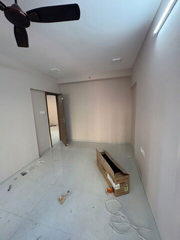 Room in 2 BHK Apartment at Khar West – for Rent