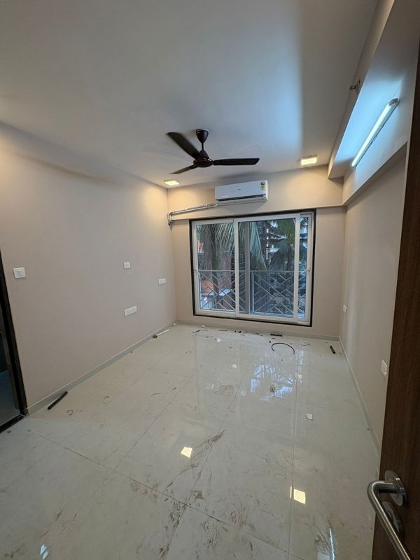 2 BHK + Pooja Room Apartment For Rent in Khar West