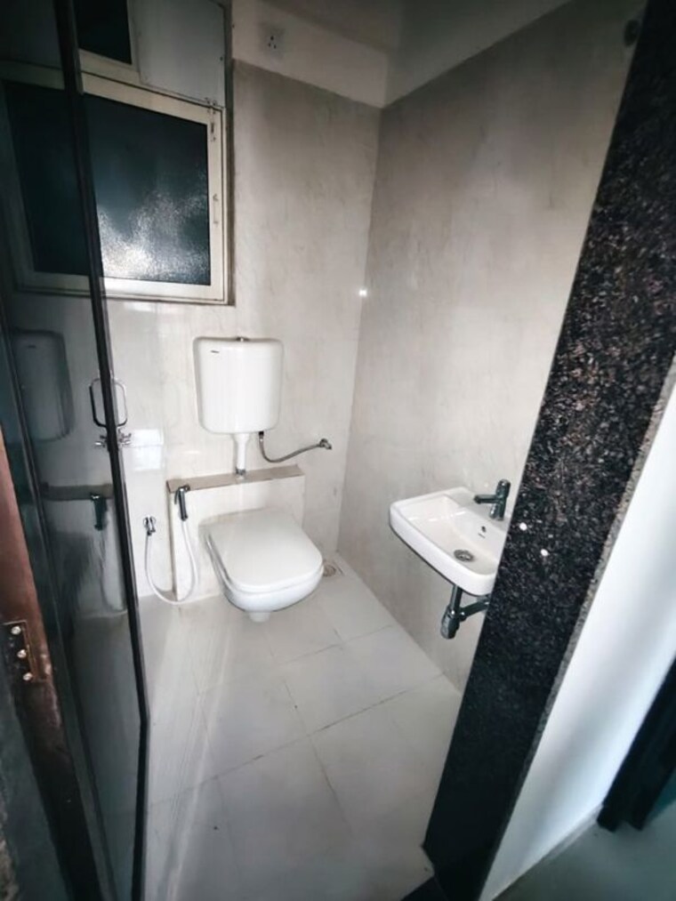 Bathroom, puraniks-tokyo-bay 1 Bedroom 446 Sq.Ft. Apartment In Kasarvadavali Thane 9684777