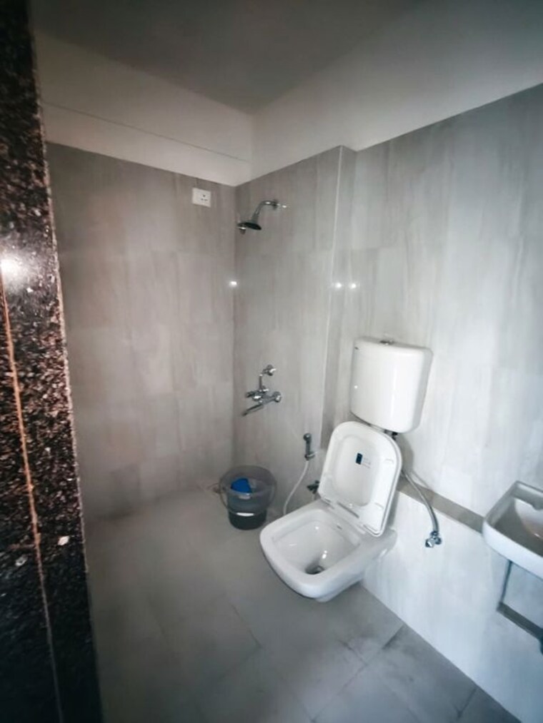 Bathroom, puraniks-tokyo-bay 1 Bedroom 446 Sq.Ft. Apartment In Kasarvadavali Thane 9684777