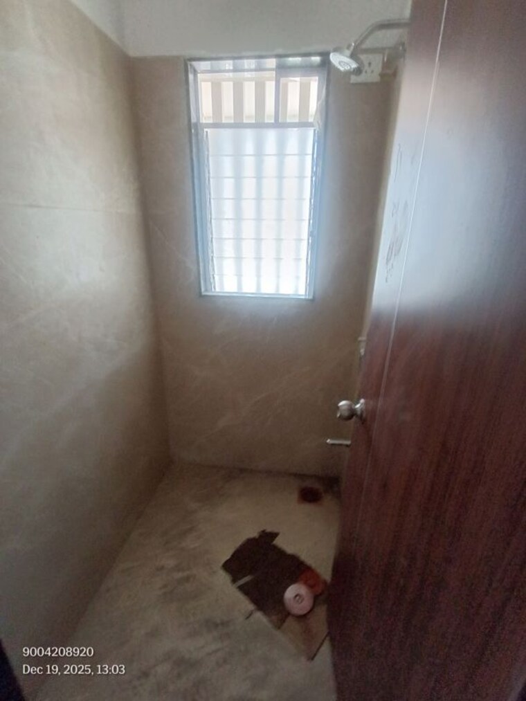 Room, dadar west 3 Bedroom 130 Sq.Ft. Apartment In Dadar West Mumbai 9685118