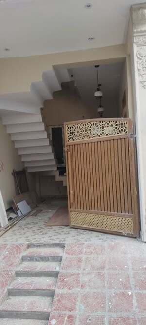 Bedroom in 4 BHK Villa at Safedabad – for Sale