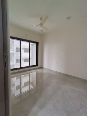 Room in 3 BHK Apartment at LMP New Mahavir Darshan CHSL, Dahisar East – for Rent