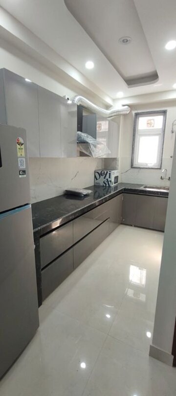 Kitchen in 2 BHK Builder Floor at Sector 40 – for Rent