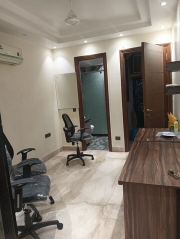 Room in 1 BHK Builder Floor at Lajpat Nagar I – for Sale