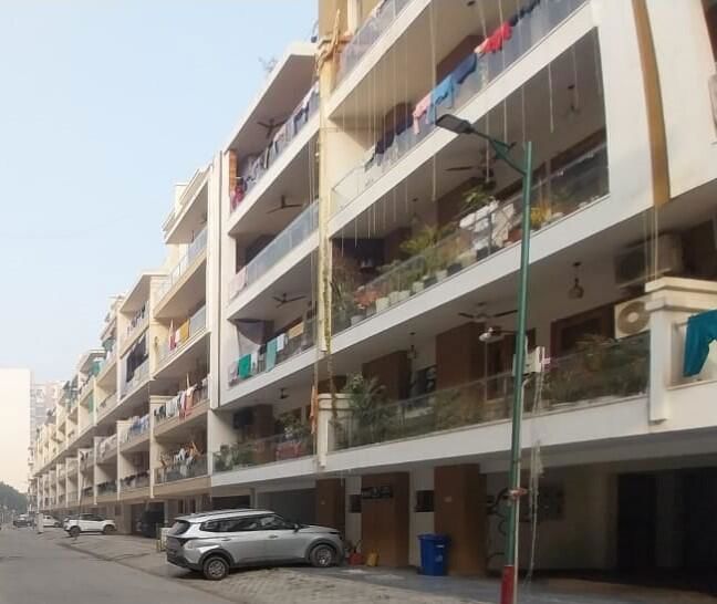2 BHK + Pooja Room Builder Floor For Sale in Sector 86