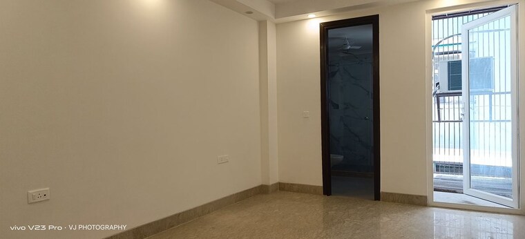 Room, malviya nagar 3 Bedroom 1800 Sq.Ft. Builder Floor In Malviya Nagar Delhi 9686827