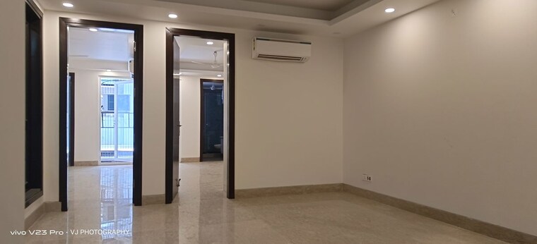 Room, malviya nagar 3 Bedroom 1800 Sq.Ft. Builder Floor In Malviya Nagar Delhi 9686827