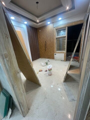 Room in 2 BHK Apartment at Silver Apartments New Sanghavi, New Sanghavi – for Rent