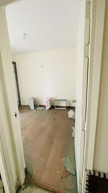 Bathroom in 2 BHK Apartment at Jaypee Greens Kosmos, Sector 134 – for Rent