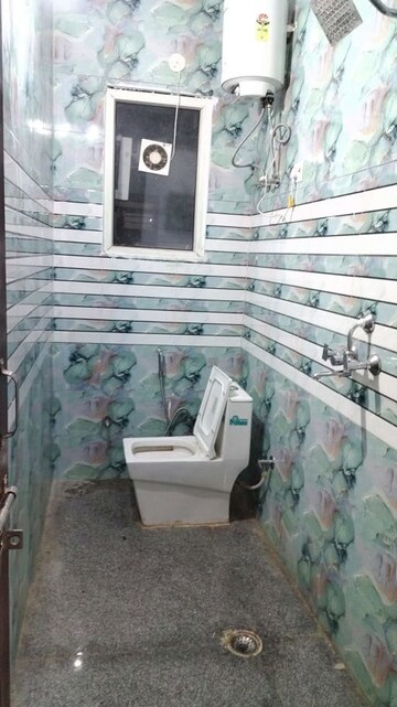 Bathroom in 1 BHK Builder Floor at RWA Residential Society Sector 46, Sector 46 – for Rent