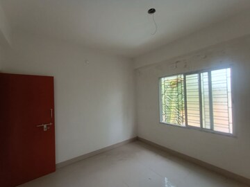Room in 2 BHK Apartment at Barasat – for Rent