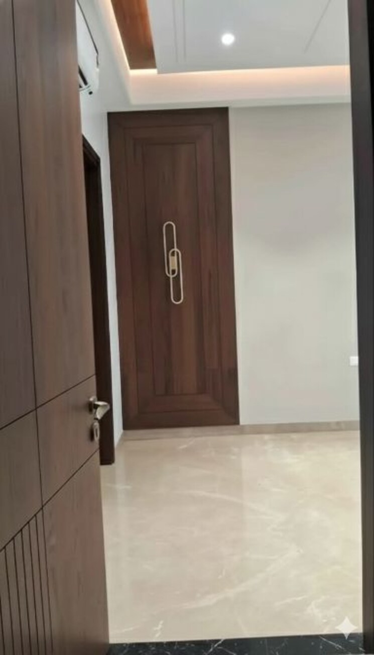 Master Bedroom, kalkaji 3 Bedroom 2000 Sq.Ft. Builder Floor In Kalkaji Delhi 9687958