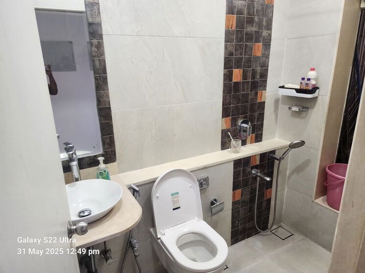 Bathroom, raheja-acropolis 2.5 Bedroom 1235 Sq.Ft. Apartment In Deonar Mumbai 9687992