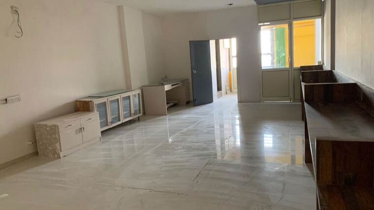 Room, iscon-emporio Commercial Office Space 945 Sq.Ft. In Jodhpur Ahmedabad 9191103