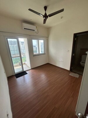 Room in 2 BHK Apartment at Puravankara Silversands, Mundhwa – for Rent