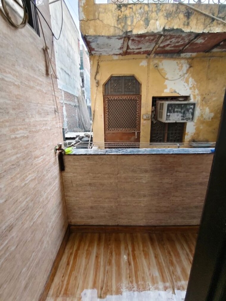 Balcony, dwarka mor 1 Bedroom 405 Sq.Ft. Builder Floor In Dwarka Mor Delhi 9688660