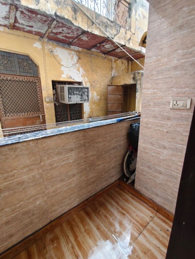 Balcony, dwarka mor 1 Bedroom 405 Sq.Ft. Builder Floor In Dwarka Mor Delhi 9688660